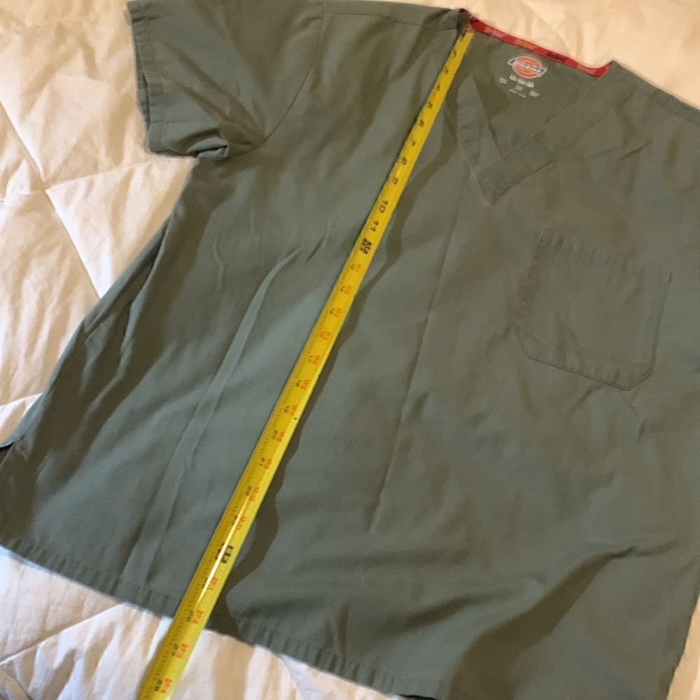 SCRUBS. Top, DICKIES, medium good condition - Picture 5 of 10